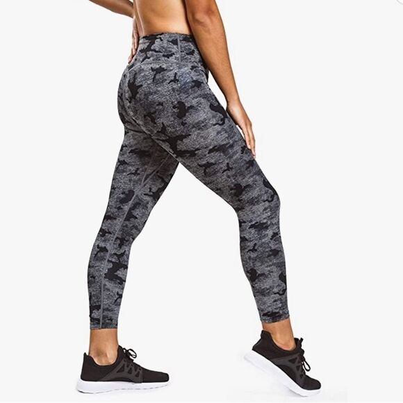 New without Tags Ladies Sweat Shaper Camo Tank‎ and Leggings Set Large/XL - Picture 2 of 16